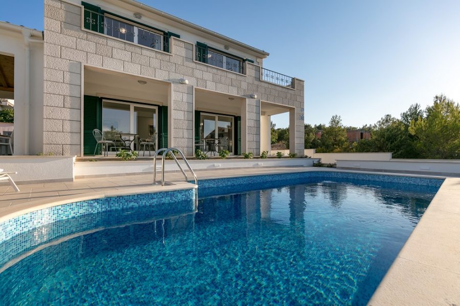 Villa Milna con piscina